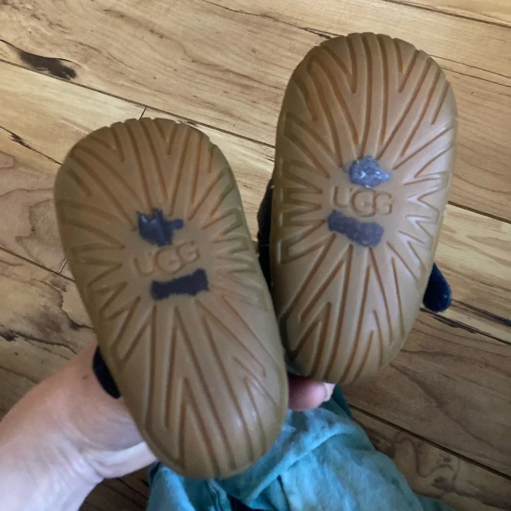 Ugg infant shoes blue size 5 infant Velcro